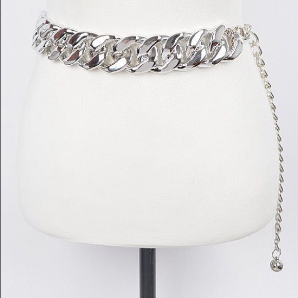 Silver Metal Chunky Chain Adjustable Statement Belt - Picture 3 of 3